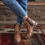Kurzer Retro-Stiefel für Damen mit niedrigem Absatz