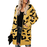 Modische lässige Leoparden-Strickjacke
