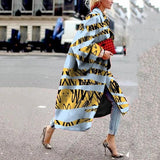 Modisch bedruckter loser langer Trenchcoat