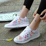 Regenbogenfarben Mesh Stoff Keilabsatz Schnürsneakers