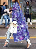 Langer bedruckter loser Trenchcoat
