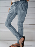 Lässige Hosen mit Taschen und 
Patchwork