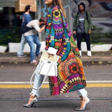 Langer bedruckter loser Trenchcoat