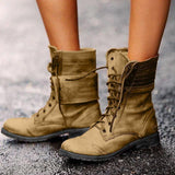 Flache Stiefelette mit Schnürung