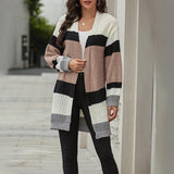Lässige gestreifte Strickjacke