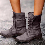Flache Stiefelette mit Schnürung