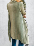 Einfacher Gestrickter Pullover mit  Wasserfallausschnitt