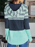 Gestreifter Hoodie mit Kordelzug
