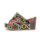 Charakteristisch Muster Slip On Keilabsatzschuhe