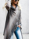 Einfacher Gestrickter Pullover mit  Wasserfallausschnitt