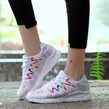 Regenbogenfarben Mesh Stoff Keilabsatz Schnürsneakers