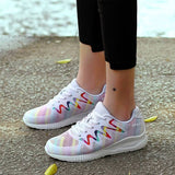 Regenbogenfarben Mesh Stoff Keilabsatz Schnürsneakers