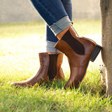 Kurzer Retro-Stiefel für Damen mit niedrigem Absatz