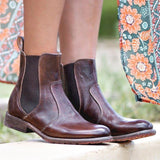 Kurzer Retro-Stiefel für Damen mit niedrigem Absatz