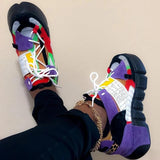 Lila Graffiti Farbkombination Muster Plateau Schnürsneakers