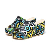 Charakteristisch Muster Slip On Keilabsatzschuhe